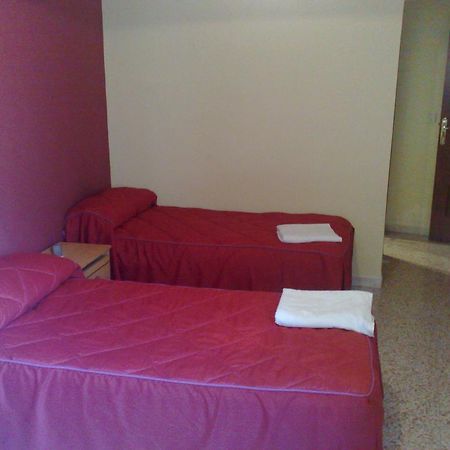 Pension El Cesar Касерес Номер фото