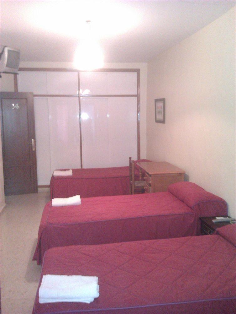 Pension El Cesar Касерес Экстерьер фото