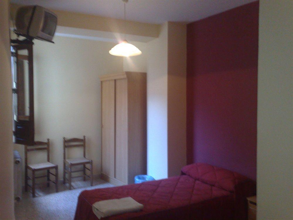 Pension El Cesar Касерес Экстерьер фото