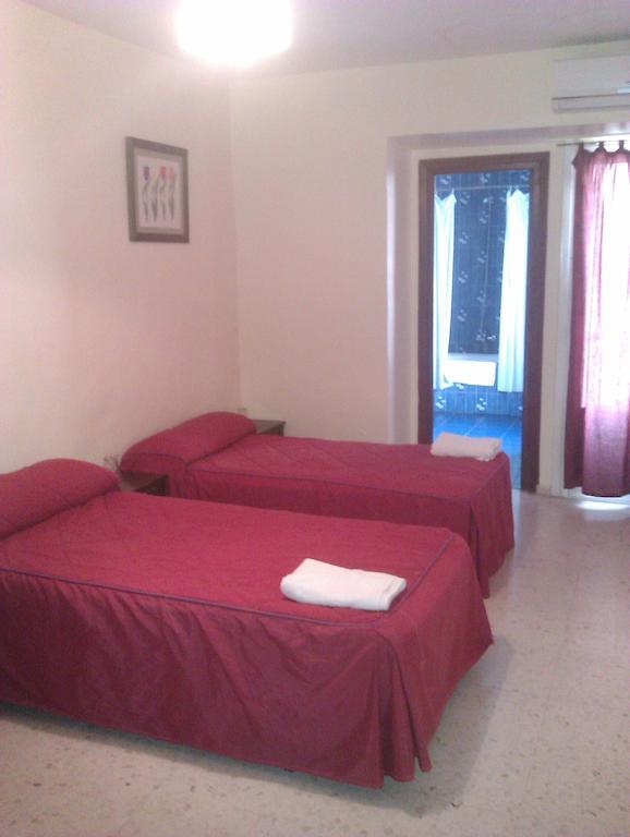 Pension El Cesar Касерес Номер фото
